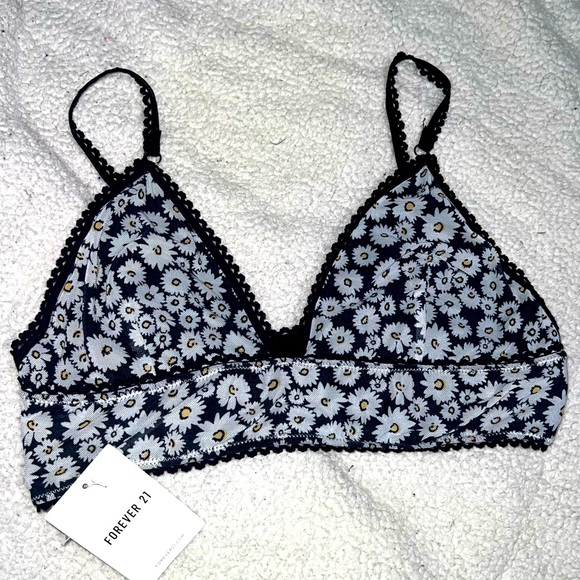 NWT FLORAL BLACK AND WHITE FOREVER 21 BRA BRALETTE - Picture 1 of 3